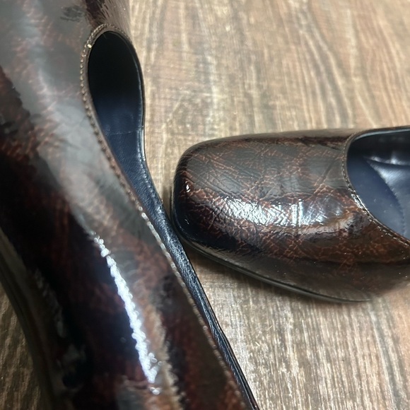 Ara Brown 9.5 NWOT “Luftpolster” Patent Leather Heels printed design underneath - Picture 7 of 16